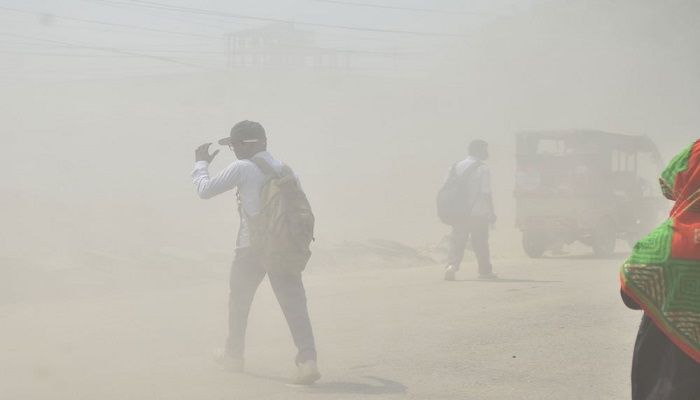 Dhaka had a score of 169 at 8:01am on Saturday, indicating that the quality was unhealthy. Photo: Collected