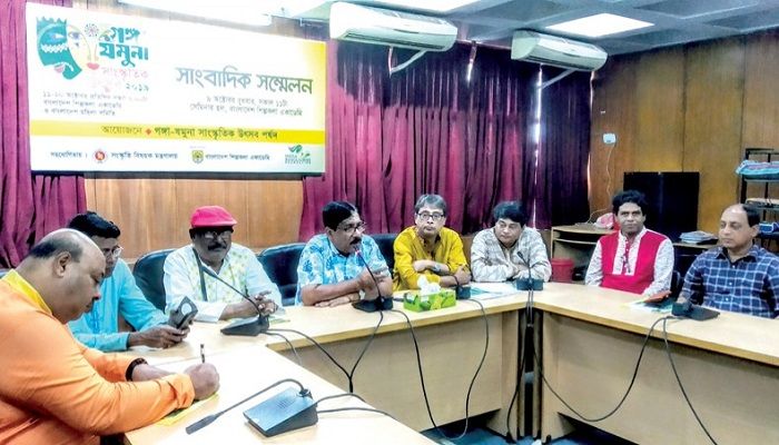 Ghulam Quddus, 4th from left, speaks at the press conference on Ganga-Jamuna cultural fest at Bangladesh Shilpakala Academy on Tuesday.