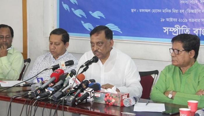 Home Minister Asaduzzaman Khan at a media call at National Press Club in Dhaka on Friday (Oct 18). Photo: Collected
