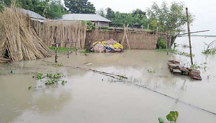 18 chars flooded in Natore as Padma continues to rise