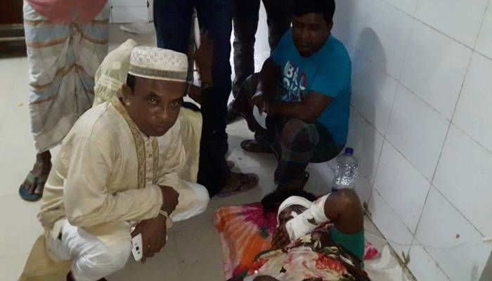Injured Mazeda Khatun at hospital for treatment. Photo: Collected