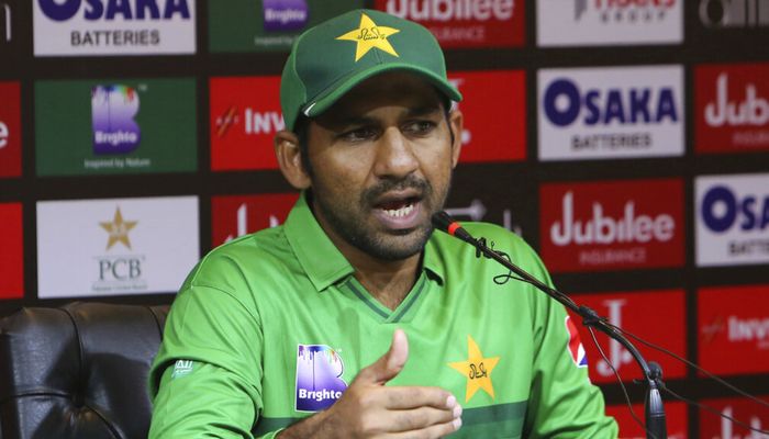 Pakistani captain Sarfaraz Ahmed speaks to reporters ahead of Twenty20 matches against Sri Lanka in Lahore, Pakistan, Friday, Oct. 4, 2019. Photo: AP
