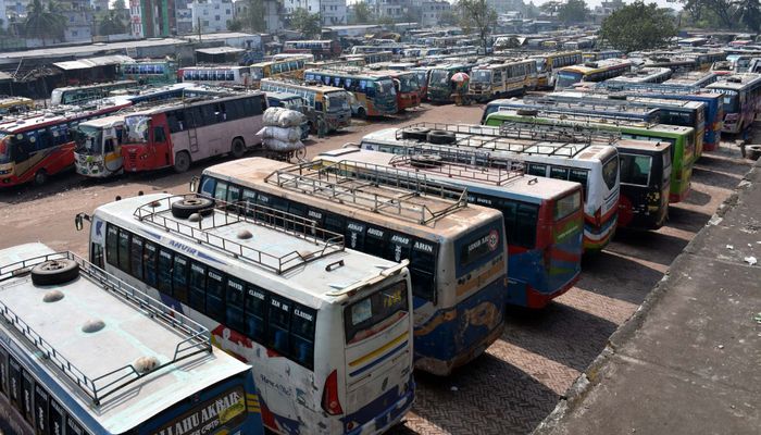 Bus strike paralyzes southern districts