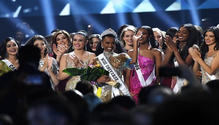 Miss Universe 2019 Zozibini Tunzi, of South Africa, waves onstage at the 2019 Miss Universe Pageant at Tyler Perry Studios on December 08, 2019 in Atlanta, Georgia. Photo: AFP