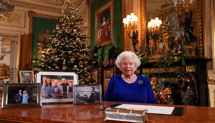 Queen Admits 'Bumpy' Year in Xmas Message