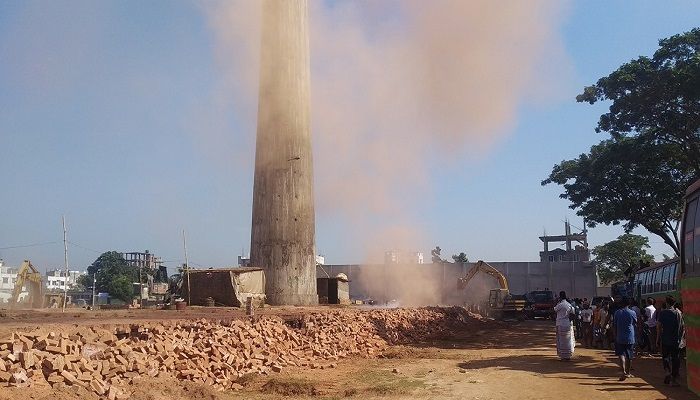 A mobile court conducts a drive against illegal brick kilns in Savar on Thursday, December 5, 2019. Photo: Collected