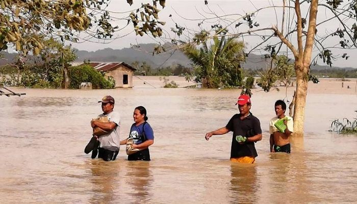 Ten Dead as Typhoon Phanfone Slams Philippines