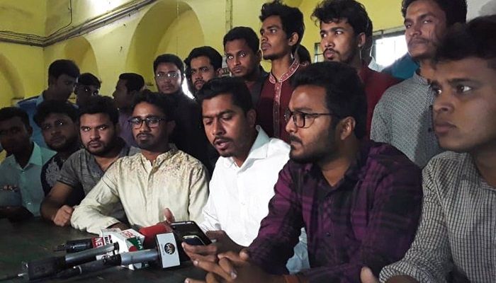 Dhaka University Central Students’ Union (Ducsu) Vice President Nurul Haque Nur hold a press conference at Madhur Canteen on the campus on Thursday, December 5, 2019. Photo: Collected