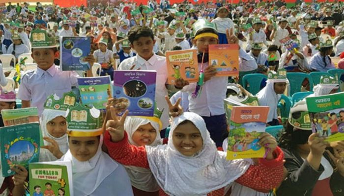 More than 353m Textbooks to Be Distributed on January 1