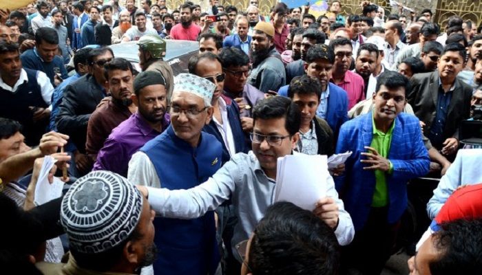 Awami League mayoral candidate for Dhaka South City Corporation election, Barrister Sheikh Fazle Noor Taposh, conducts campaign at Babubazar in Old Dhaka on Saturday, January 25, 2020. Photo: Collected