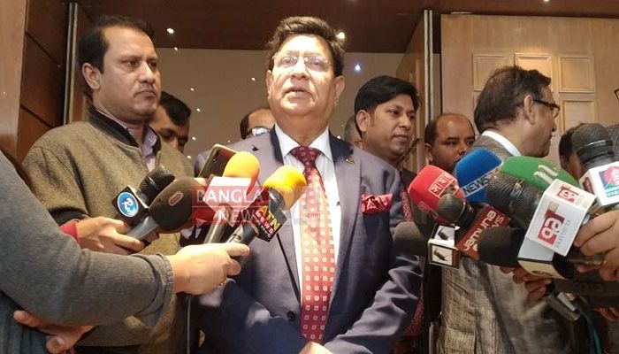 Flight Ready to Bring Back Students from China: Momen