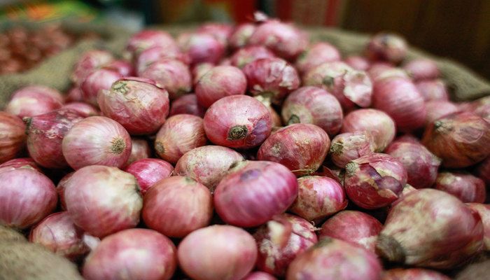 India Lifts Ban on Onion Exports