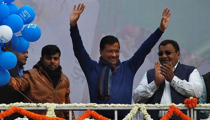 Delhi Chief Minister and leader of Aam Aadmi Party (AAP) Arvind Kejriwal waves to his supporters during celebrations at the party headquarters in New Delhi, India, February 11, 2020. Photo: Collected from Reuters