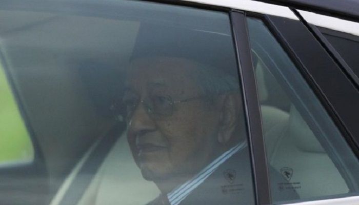 Malaysian Prime Minister Mahathir Mohamad leaving the National Palace in Kuala Lumpur on Feb 24, 2020. Photo: Collected from EPA