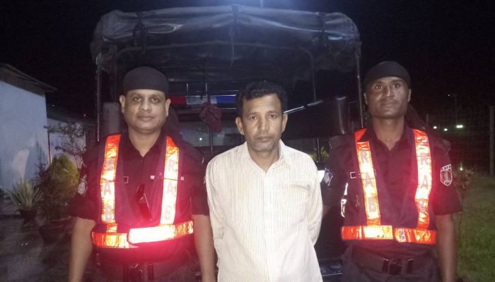Man Held with 1.055kg Heroin in Chapainawabganj