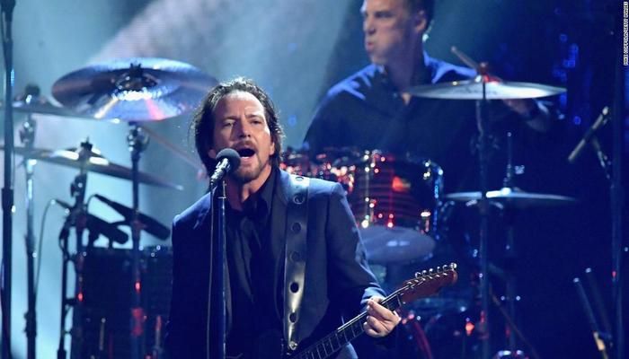 Pearl Jam Cancels Tour over Coronavirus