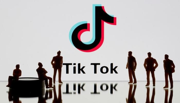 US Senator to Ban TikTok for Federal Workers