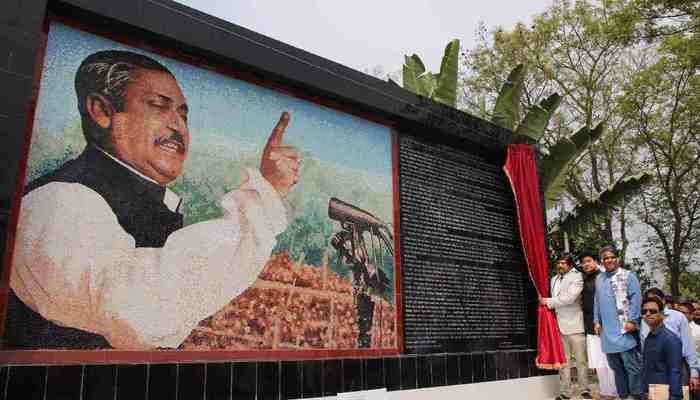 2 Bangabandhu Murals Opened at IU