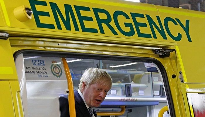 Britain's Prime Minister Boris Johnson looks out from an ambulance during a visit to Pilgrim Hospital in Boston, Britain Aug 5, 2019. Photo: Collected from Reuters