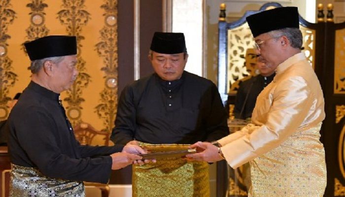 New Malaysia PM sworn In, Mahathir Fights on
