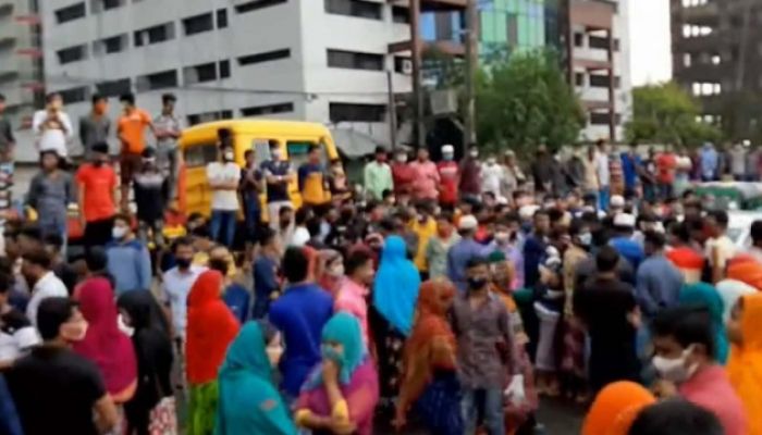 RMG Workers Block Roads in Uttara