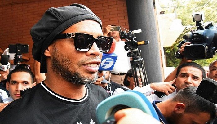 Ronaldinho Released into House Arrest