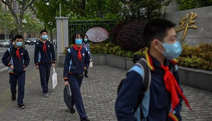 Students Return to Class in Shanghai and Beijing