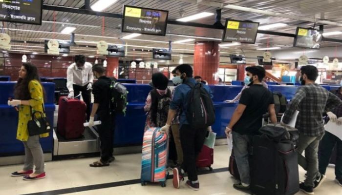 170 Indian Students Leave Dhaka on Special Flight    