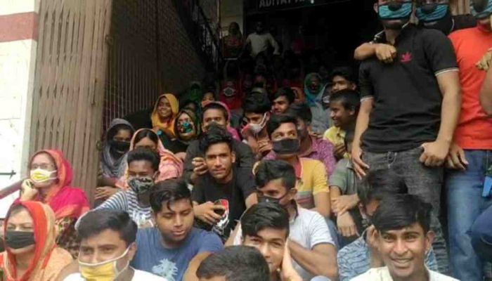 RMG Workers Stage Demo in Savar    