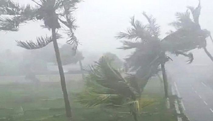 Cyclone Amphan Hits Bangladesh Coast