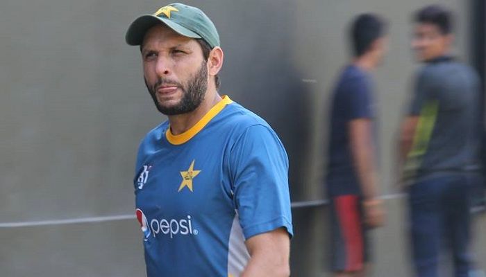 Shahid Afridi Tests Positive for COVID-19