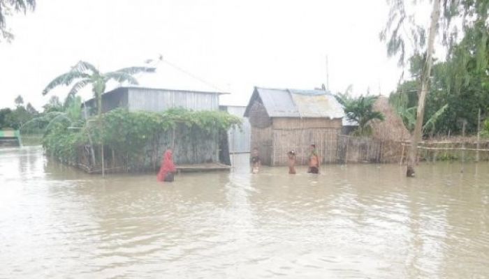 Water Flows in Teesta above Danger Level