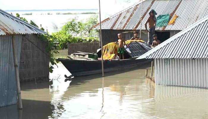 7,147MT Rice Distributed among Flood Victims