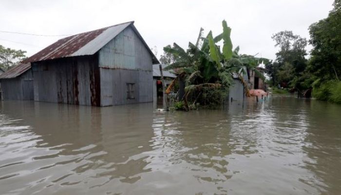 Flooding Turns for Worse, Millions Marooned