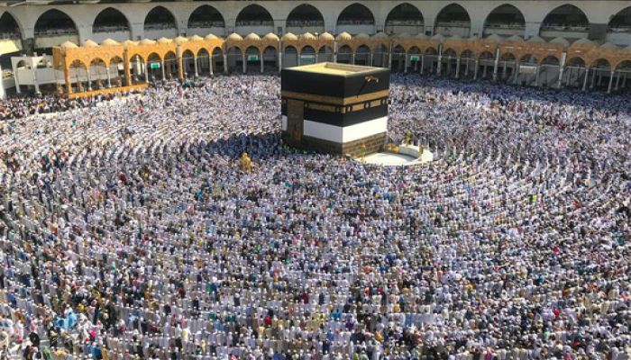 Muslims Begin Hajj Pilgrimage 