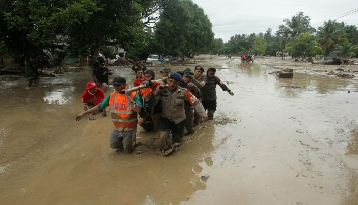 Flash Floods Kill at least 16, Displace Hundreds in Indonesia