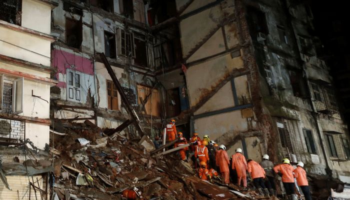 Buildings Collapse in Heavy Rain in Mumbai, Killing 8