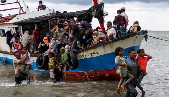 24 Rohingya Refugees Feared Drowned Off Malaysian Resort Island