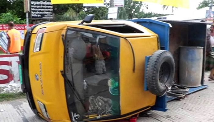 2 Killed As Pick-Up Turns Turtle in Gazipur