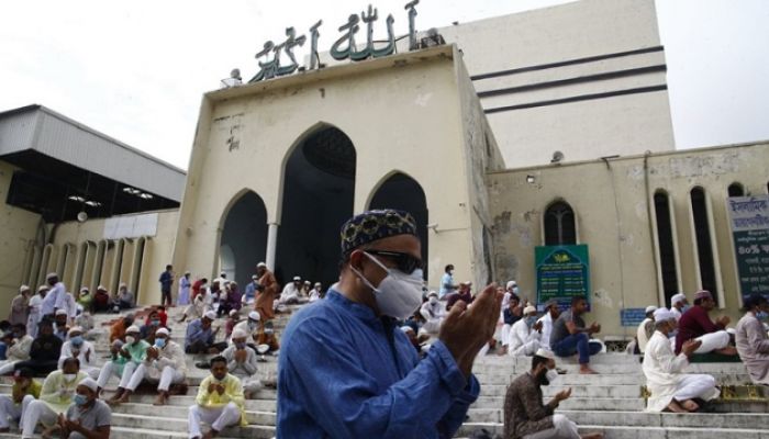 Total 6 Eid Congregations Held at Baitul Mukarram