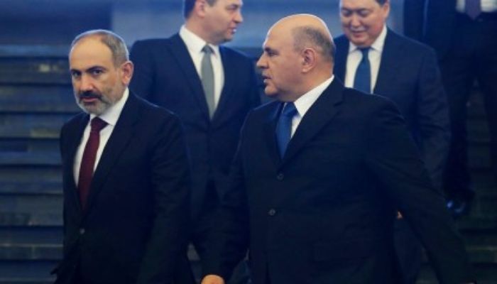 Moscow Hosts Armenia-Azerbaijan Talks As Hopes Rise for Truce