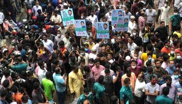 Samrat in Court, Supporters Demonstrate Demanding Release