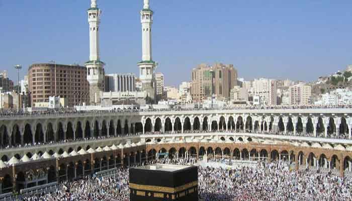 Saudi Allows Citizens, Residents to Perform Prayers in Al-Haram Mosque  