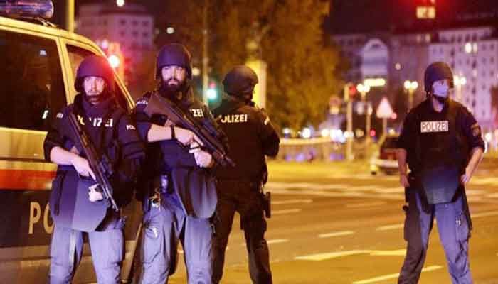 Vienna Shooting: Gunmen Hunted after Deadly ‘Terror’ Attack  