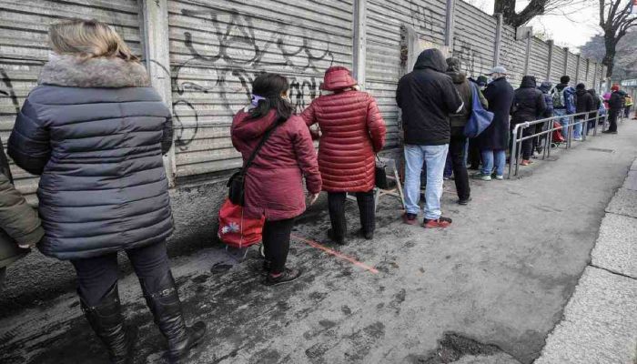 Pandemic Exposes Vulnerability of Italy's New Poor