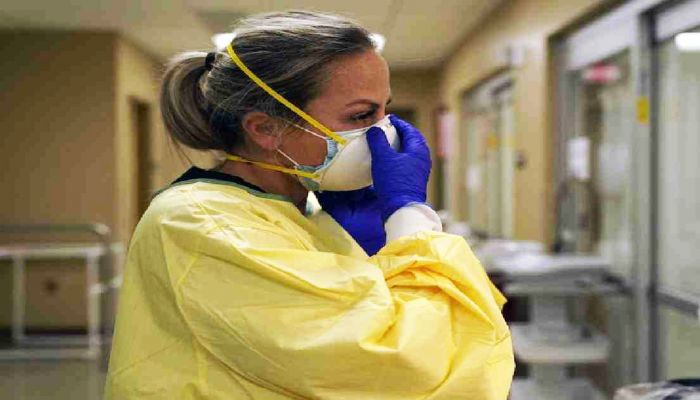 Swamped US Hospitals Scramble for Pandemic Help