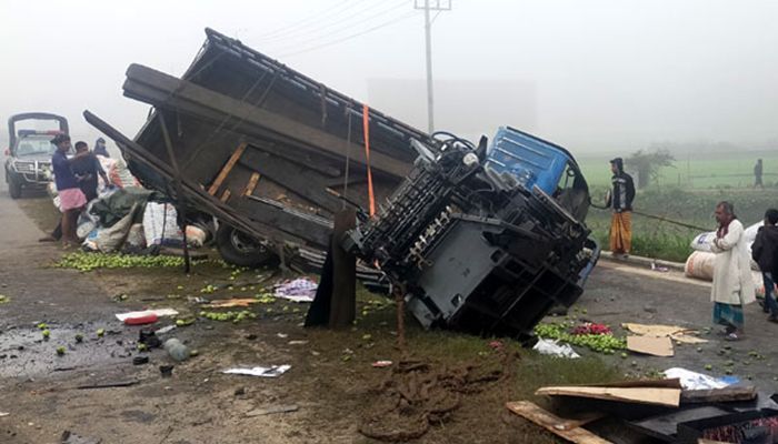 5 Killed in Road Accident due to Dense Fog  