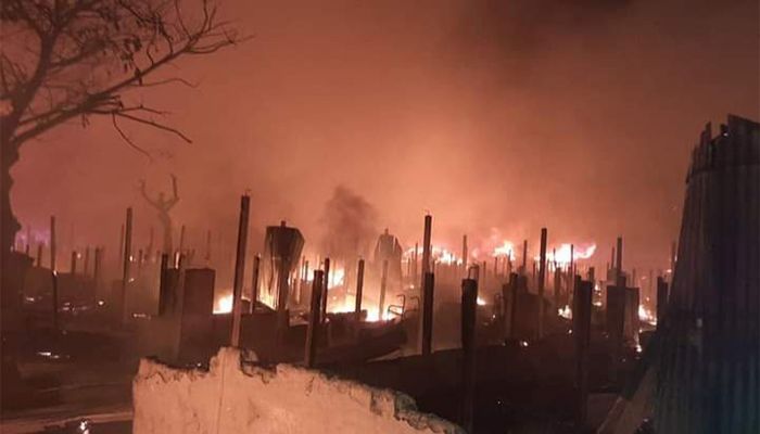 Fire Guts 400 Houses in Rohingya Camp