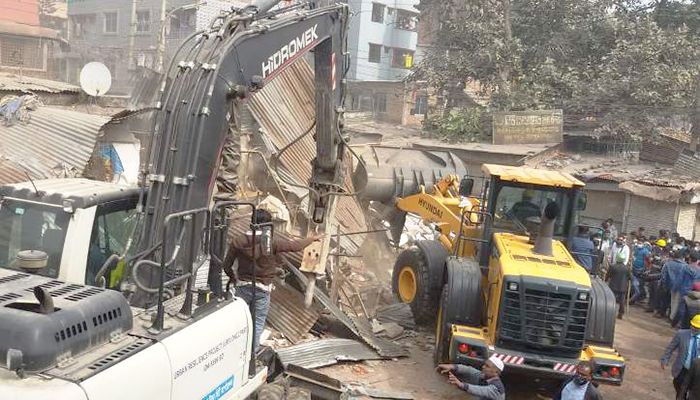 DNCC Faces Obstruction during Eviction Drive in Mirpur