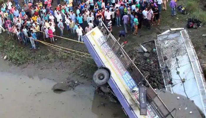 At Least 37 Dead in India Bus Accident: Police